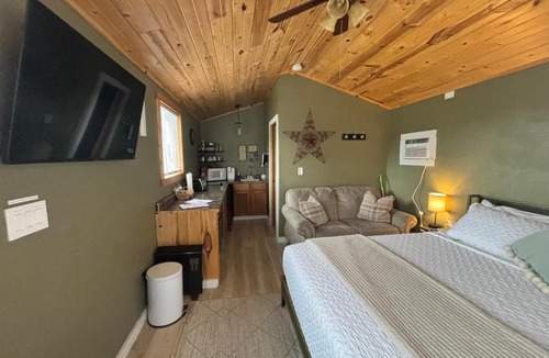 Custer Cabin | Eagle’s Landing Lodge