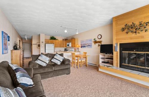 Dillon Apartment | East Bay Condos #111