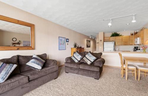 Dillon Apartment | East Bay Condos #111