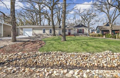 Spirit Lake House | EAST The Narrows Lakeside Lodge off East Lake Okoboji