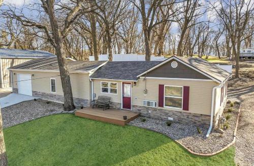 Spirit Lake House | EAST The Narrows Lakeside Lodge off East Lake Okoboji