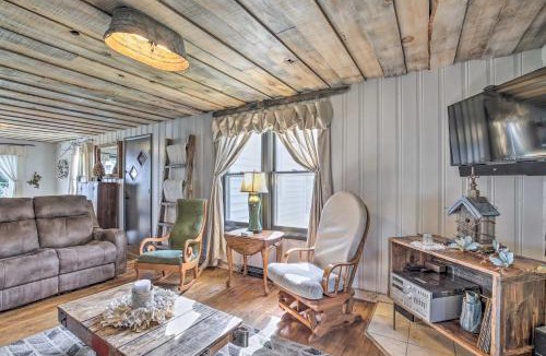 Ladysmith House | Eclectic Ladysmith Hideaway: Hike and Hunt!