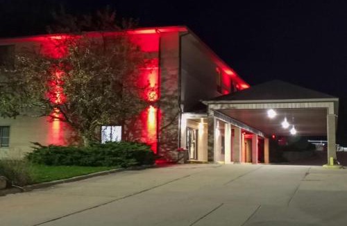 Maquoketa Cabin | Econo Lodge Maquoketa