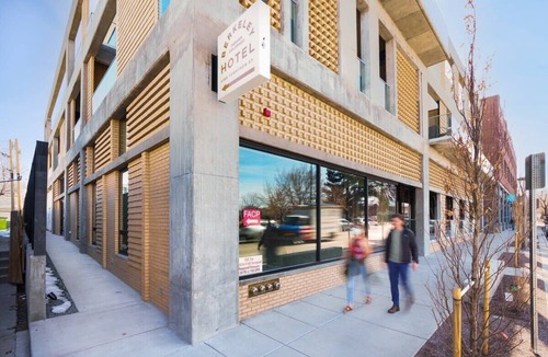 Berkeley Condo | Elegant & Bright Apt W/Balcony And Roof Top Patio