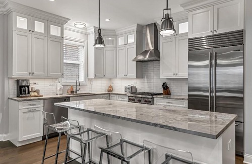 Wrigleyville Apartment | Elegant Condo-Steps from Wrigley Field, 32 Nights condo