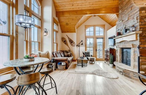Historic District Apartment | Elegant Mountain Retreat - Center of Breck