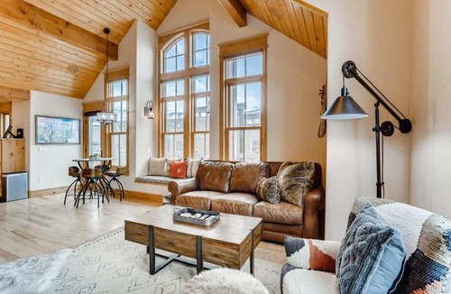 Historic District Apartment | Elegant Mountain Retreat - Center of Breck