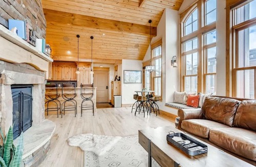 Historic District Apartment | Elegant Mountain Retreat - Center of Breck