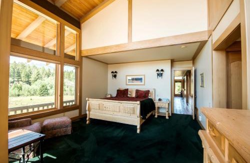 Cameron House | Elegant Mountain Retreat with Private Fishing Access near Madison River, Montana