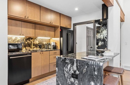 Vail House | Elevated Vail Retreat I Walkable I 5 Min to Resort