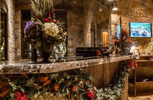 Jackson Hotel | Elk Country Inn