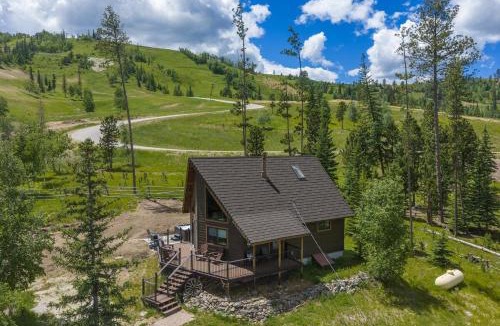 Lead House | Elk Pointe Chalet
