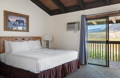Jackson Hotel | Elk Refuge Inn