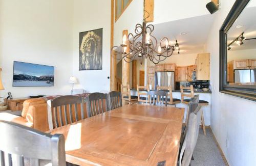 Four O'Clock Apartment | Elk Ridge Retreat Townhome: Private Hot Tub Pool Access