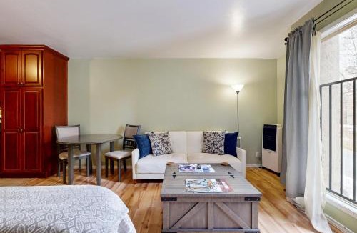 Elkhorn Village Hotel | Elkhorn Angani 54