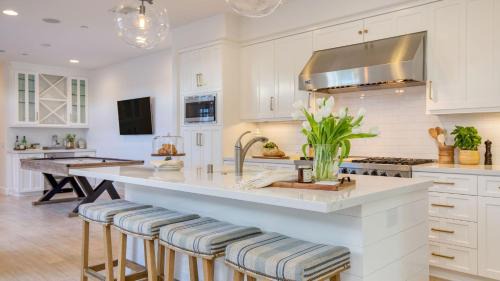 Santa Ana Heights House | Emerald Cove by AvantStay