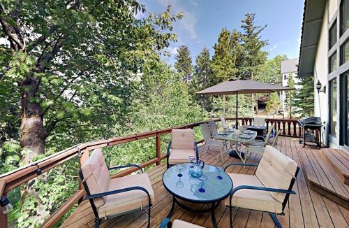 Cedar Glen House | Emerald Oasis