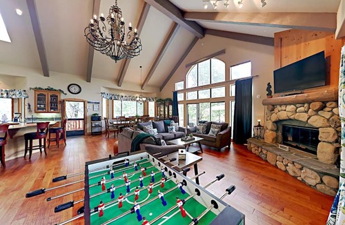 Cedar Glen House | Emerald Oasis