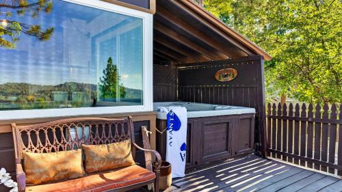 Cedar Glen House | Emerald Overlook by AvantStay