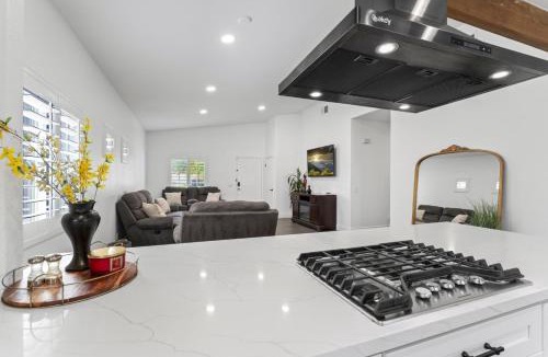 Coachella House | Empire Polo Grounds Close Gorgeous pool and spa home bike to Coachella