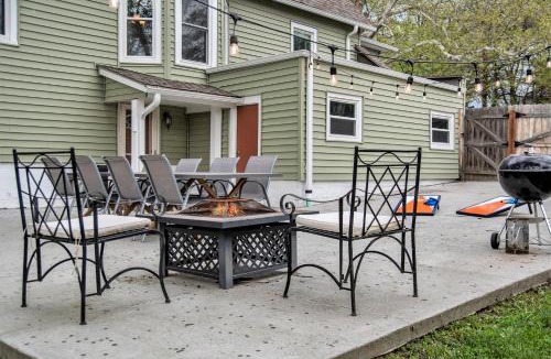 Benson House | Enchanting Benson Home BBQ & Fenced Yard
