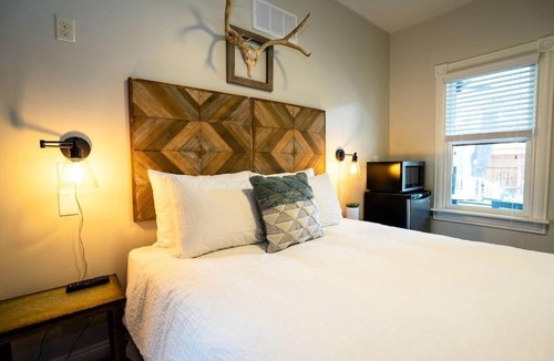 Five Points Hotel | Enchanting Escape - Curtis Park Club - RiNo