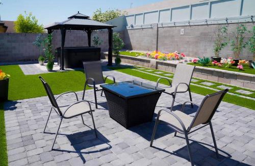 Las Vegas House | Enchanting Garden with Luxe Jacuzzi Spacious Yard