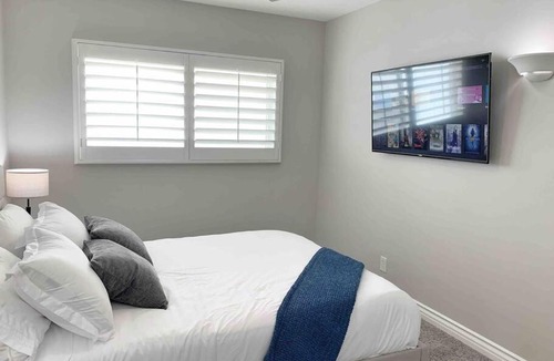 Encinitas House | Encinitas Gem - Walk to Downtown & Beaches, Hot Tub