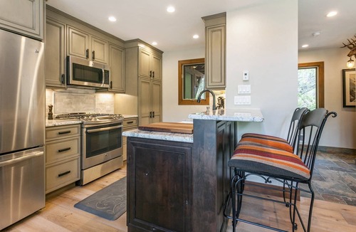 Vail House | Enjoy Beautiful Views and a Special Offer! This Season Book 5 Nights, Get the 6th Night FREE!