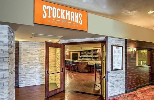 Laughlin House | Enjoy Casinos And Nightlife! 4 Spacious Units In The Heart Of Laughlin! Bar!