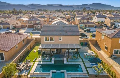 Coachella House | Entertainers Paradise Luxe Pool With Game Room[Free Spa Heating + Early Check-In]