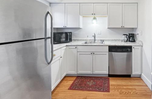 Des Moines House | Entire Duplex 4br2ba Sleeps 8 Near Drake Uni