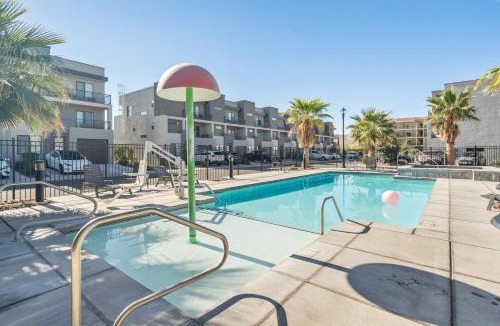 St. George House | Entire Home with Pickleball, Resort Pool & Hot Tub