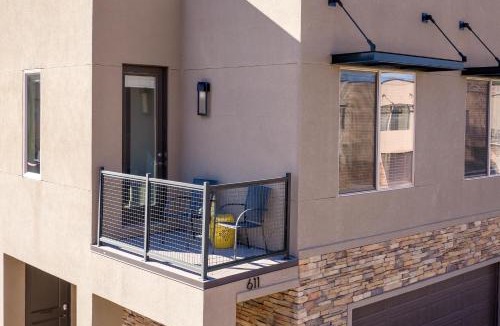 Moab House | Entrada 611 4BR Luxury Townhome - Pool, Hot Tub, Garage
