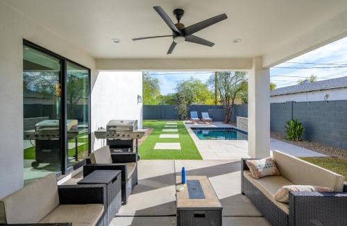 Encanto House | Epic 4BR with Mini-Golf and Pool - Near Downtown