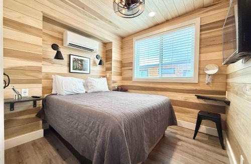 Escalante House | Escalante Escapes Moon Lily- Bunk Escape