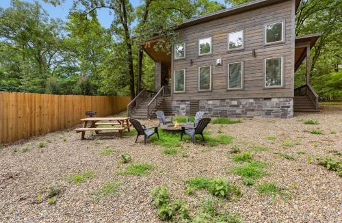 Broken Bow House | Escape to Tranquility - Hot Tub - BBQ - Pets