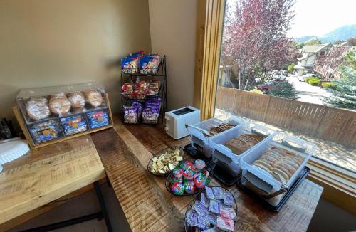 Estes Park Hotel | Estes Mountain Inn