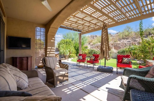 Estrella Mountain Ranch House | Estrella Golden Oasis Mountain view back yard!