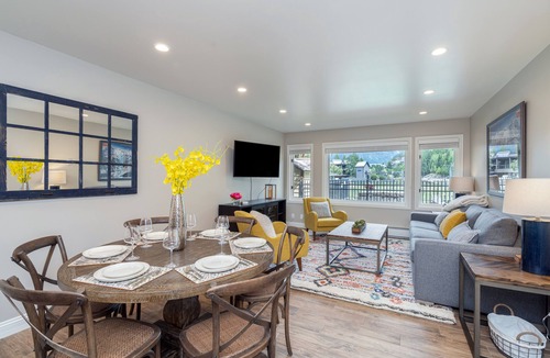 Telluride Condo | ETTA 102- Heated Pool & Hot Tub, Easy Ski Access, Newly-Remodeled