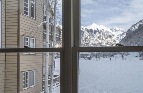 Telluride Apartment | Etta Place 1 by AvantStay