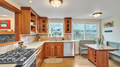Cal Young House | Eugene - Close to everything