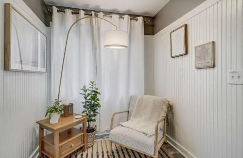 Central Colorado Springs House | Euro Cottage - Downtown Convenience BBQ Fire Pit