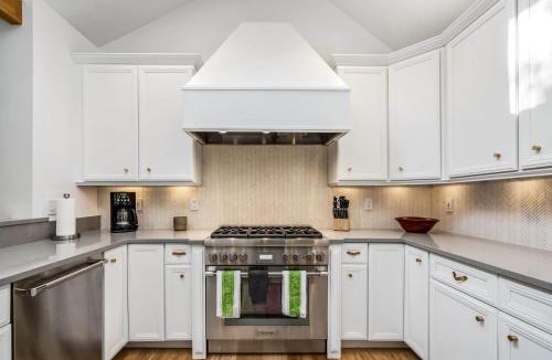 Vail House | Evergreen Escape - Home for 10
