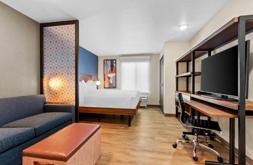 Yuma Hotel | Everhome Suites Yuma East I-8 by Choice Hotels