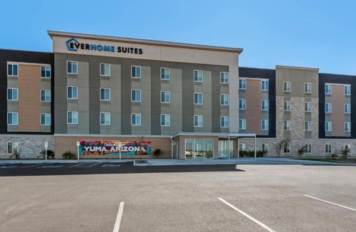 Yuma Hotel | Everhome Suites Yuma East I-8 by Choice Hotels