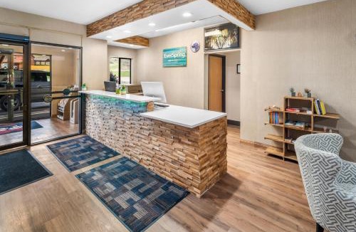 Hill City Hotel | EverSpring Inn & Suites