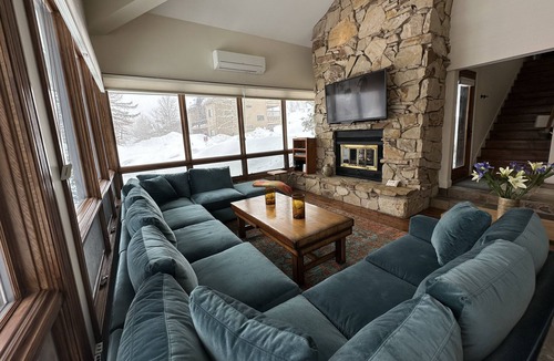 Deer Valley Condo | EXCAPE THE SUMMER HEAT: THE BEST UNIT, IN THE BEST CONDO: PARK CITY/DEER VALLEY