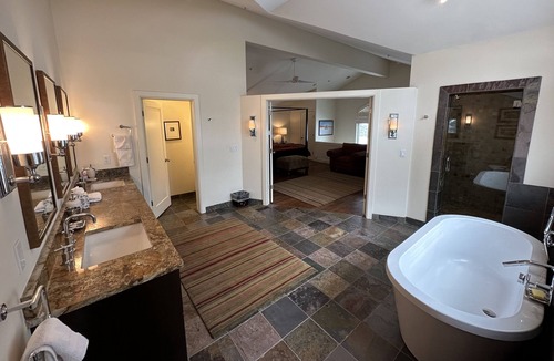 Deer Valley Condo | EXCAPE THE SUMMER HEAT: THE BEST UNIT, IN THE BEST CONDO: PARK CITY/DEER VALLEY