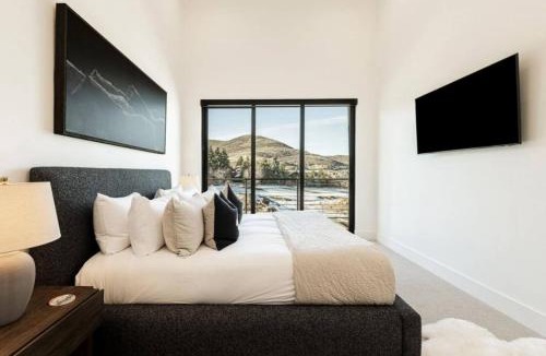 Park City House | Exclusive Views with Hot Tub near Ski Lifts